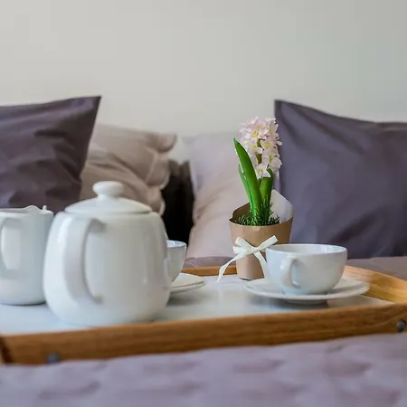 4, Podoli Jeremenkova 410/14 Apartment