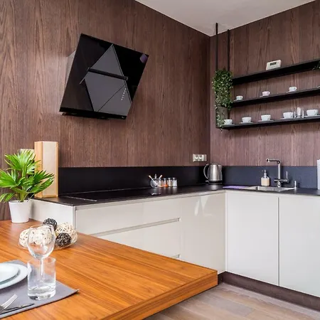 4, Podoli Jeremenkova 410/14 Apartment