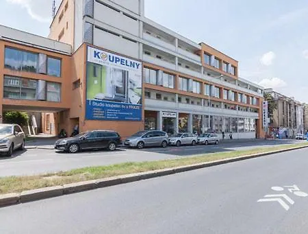 4, Podoli Jeremenkova 410/14 Apartment